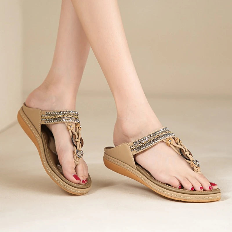 Fashion Rhinestone Flip Flops Woman Summer Footwear Casual Light Comfort Soft Sole Beach Sandals Bohemia Style Flat Slippers