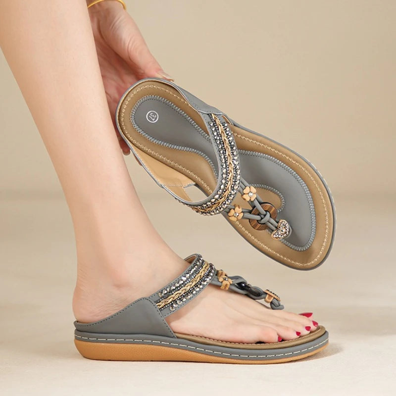 Fashion Rhinestone Flip Flops Woman Summer Footwear Casual Light Comfort Soft Sole Beach Sandals Bohemia Style Flat Slippers