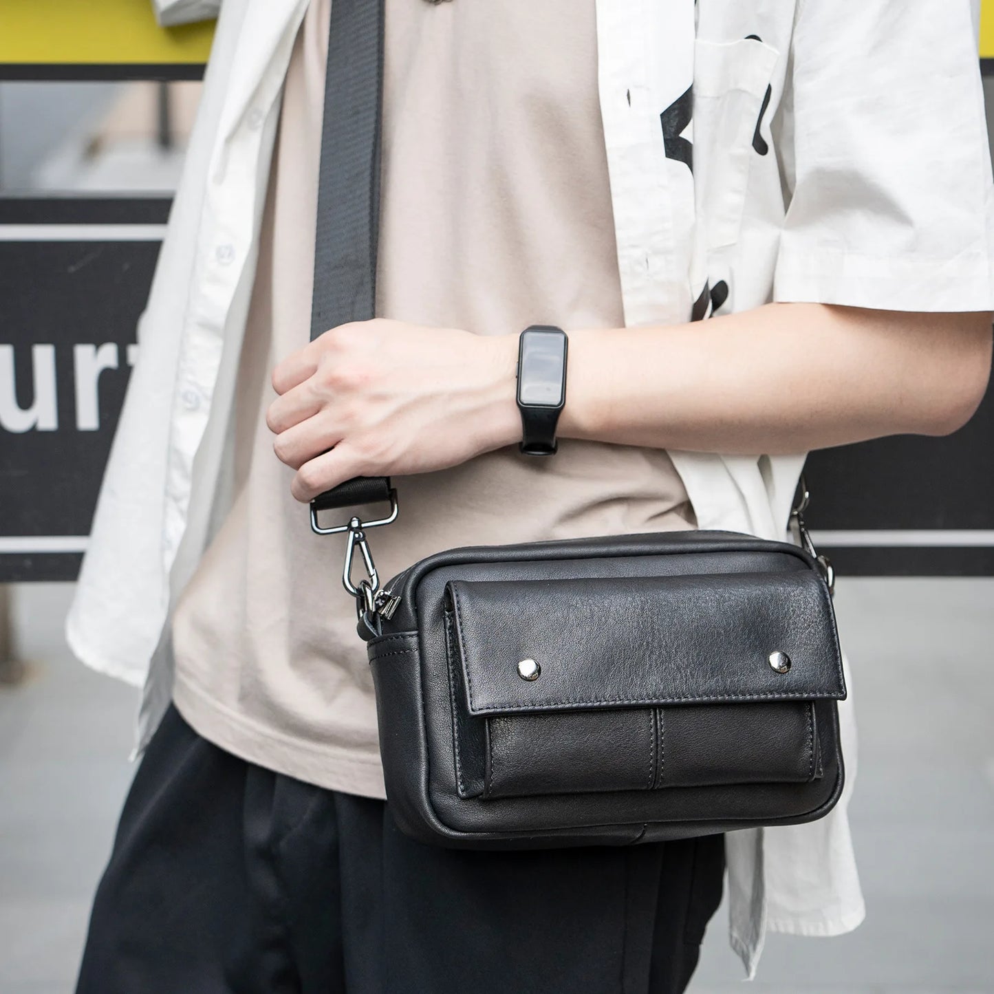 New men's crossbody bag, versatile and universal single-shoulder bag, large-capacity genuine leather fashionable crossbody bag