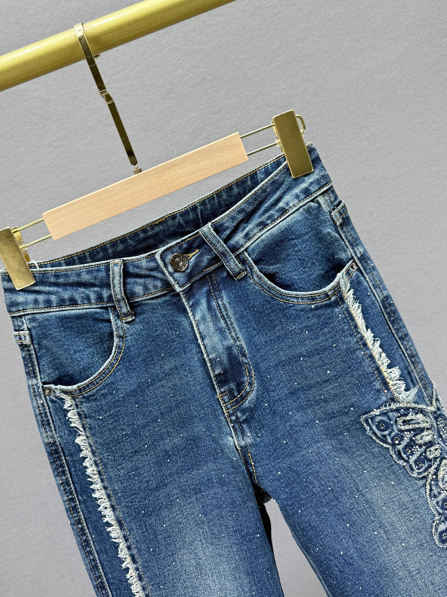 Skinny Flared Jeans for Women, 2025 Autumn New Elastic High Waist Slim Fit European Style Rhinestone Frayed Hem Extended Pants