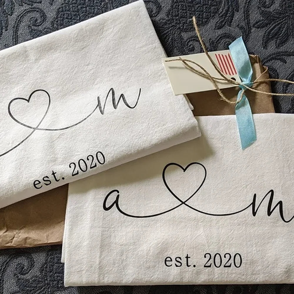 Personalized Initials and Heart Tea Towel Wedding Gift for Newlyweds Home Kitchen Accessory Bridal Shower Gift Wedding Souvenir